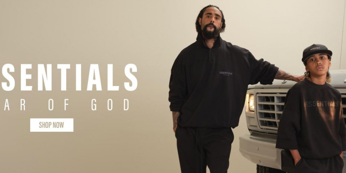 Men's Essential Hoodie – Casual Style with a Sleek Design