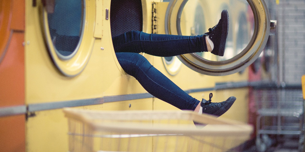 Pressed to Impress: Why Professionals Choose Premium Dry Cleaning